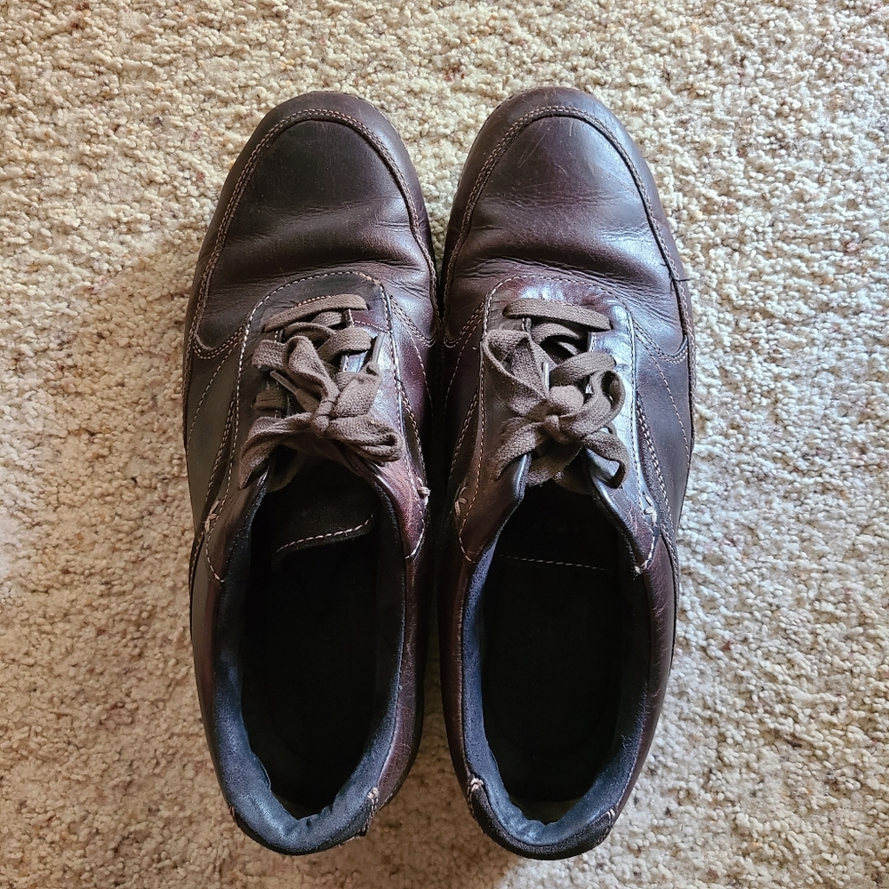 Men's casual shoe size 13